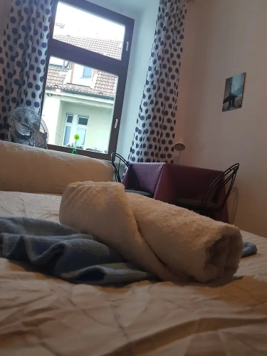 2 Bedrooms Apartment with garden view