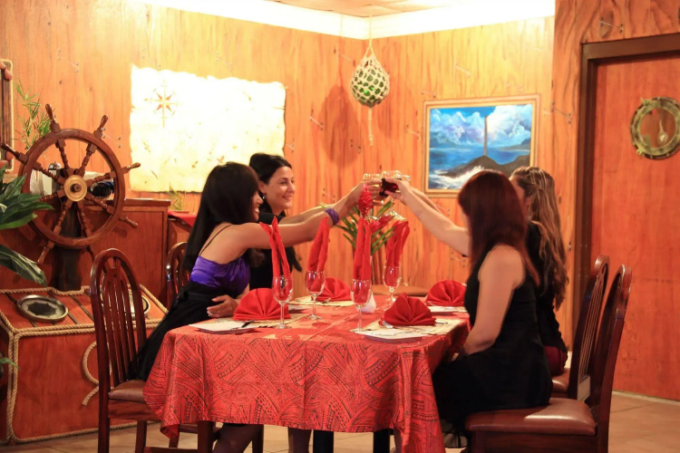 Tradewinds Hotel