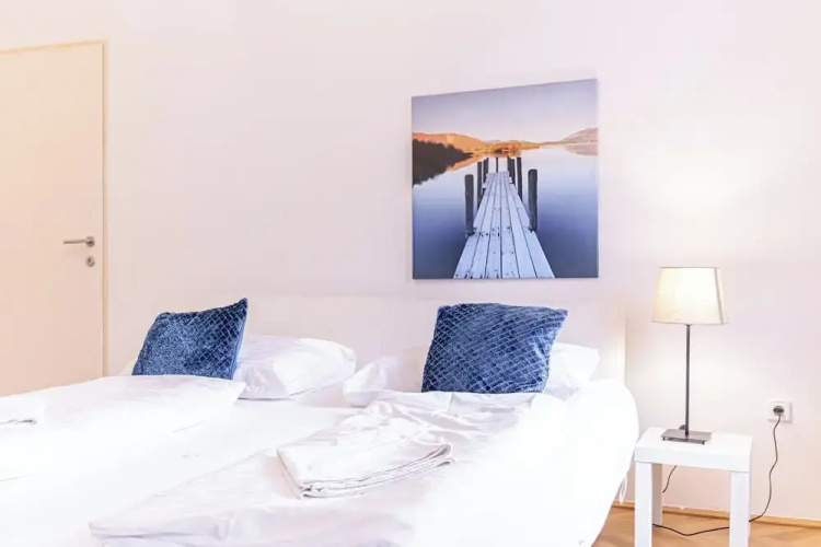 2BR Apt With King Beds Long Stay