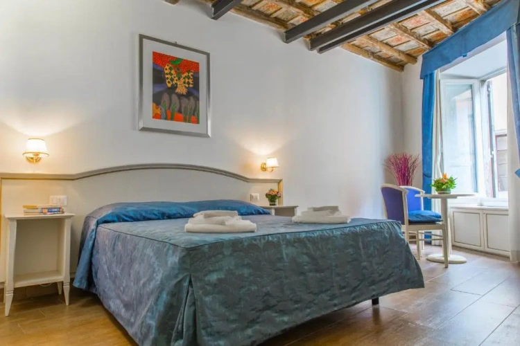 Standard Triple room