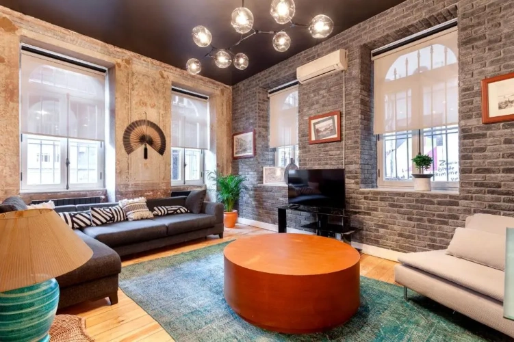 3 Bedrooms Apartment