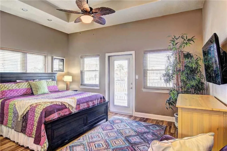 Aransas Palms - 4 Br home by RedAwning