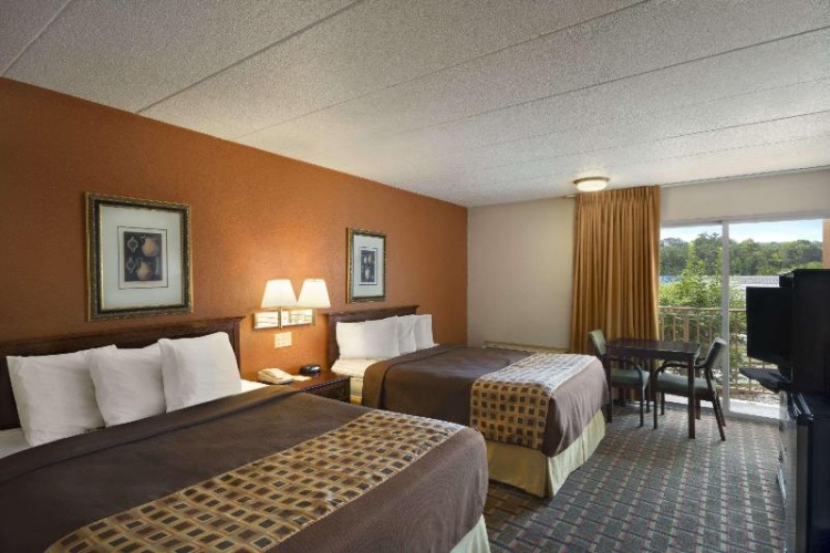 Standard Quadruple room with balcony