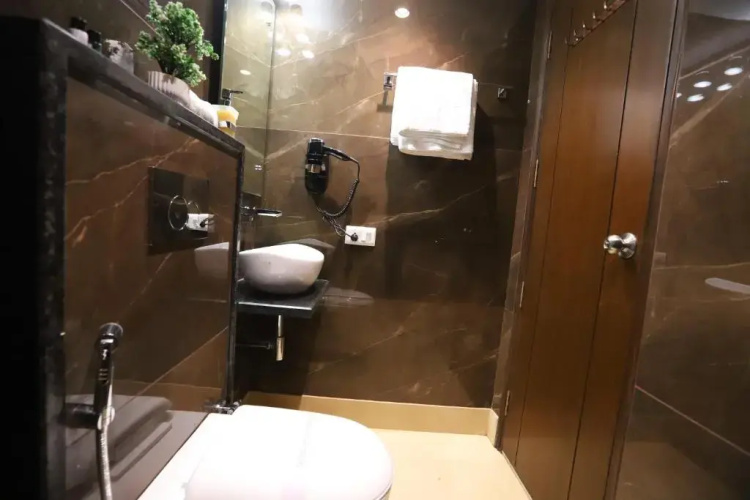 Hotel Dumpy Inn