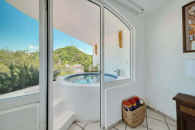 2BR Condo - Dipping Pool - Outstanding View