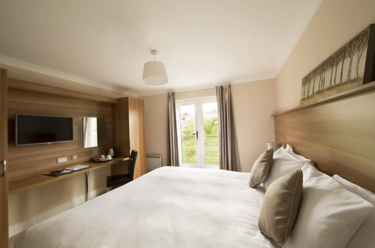 Riverside Hotel