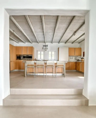 6 Bedrooms Villa