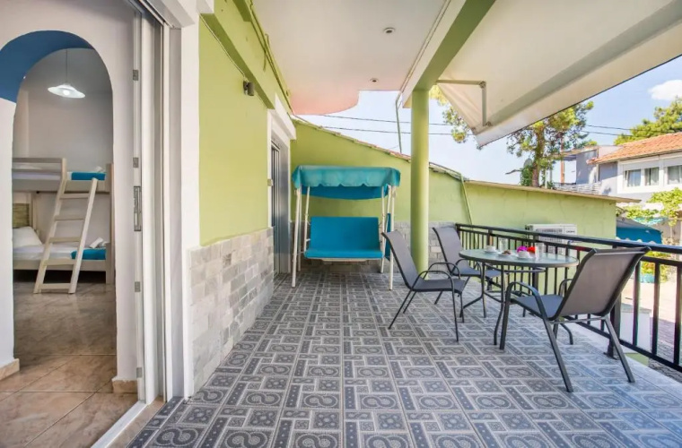 Green Velvet Hotel