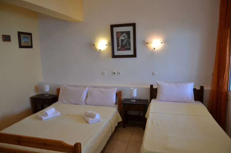 Studios Plaka