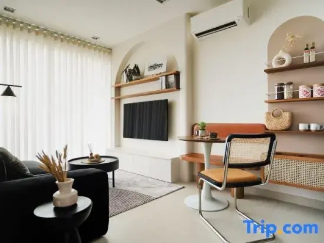 1 Bedroom Apartment
