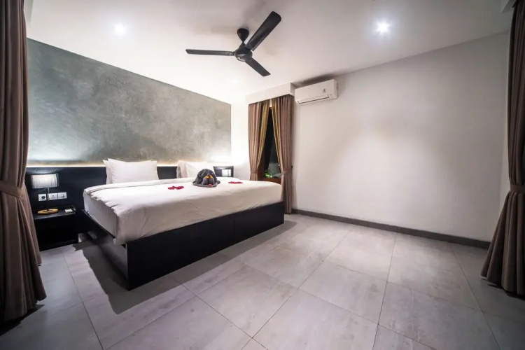Luxury 4 Bedroom Bella Vista Villa