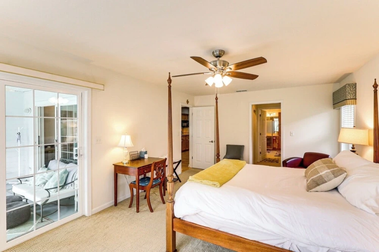 4 Bedrooms Cottage