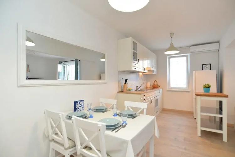 Apartment 1660
