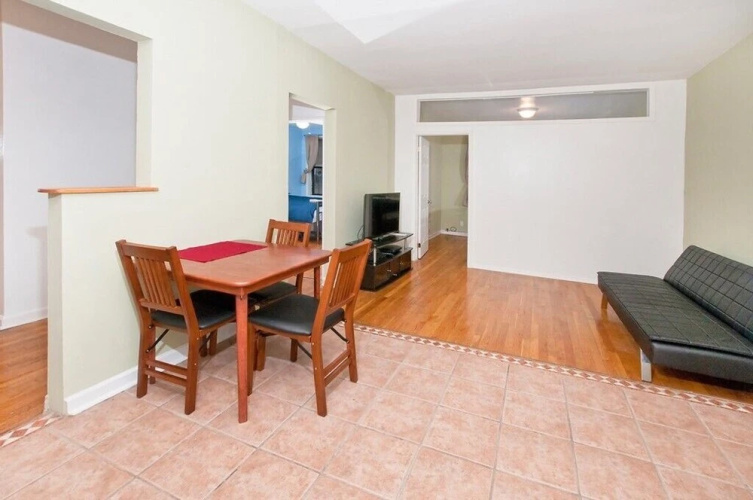 Cozy 2 BR on Upper East Side