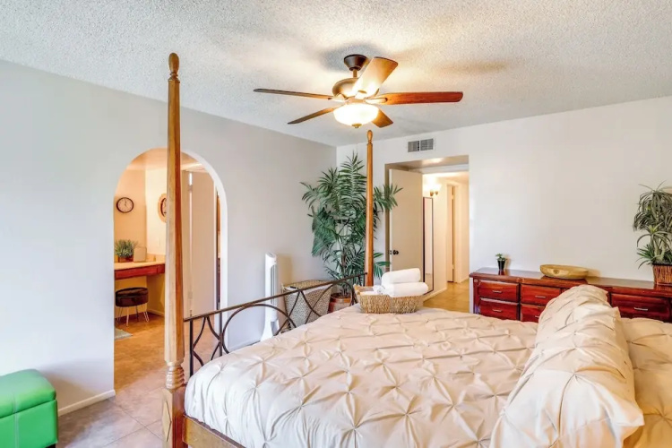 Centrally Located Glendale Home w/ Yard & Grill