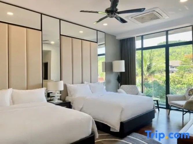 2 Bedrooms Luxury Villa with pool view