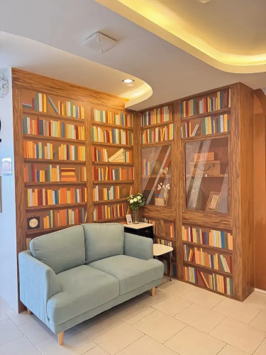The Brillianest Gallery Hotel