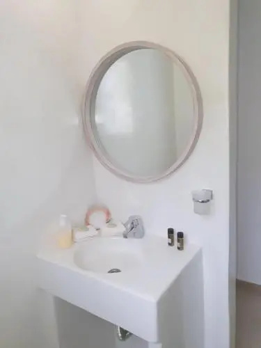 Thomas House Katapola Chora