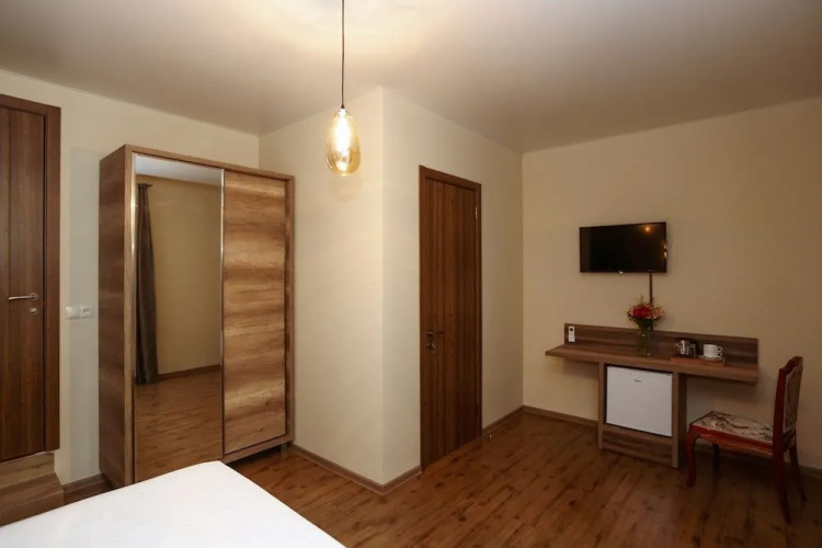 Ezo Hotel