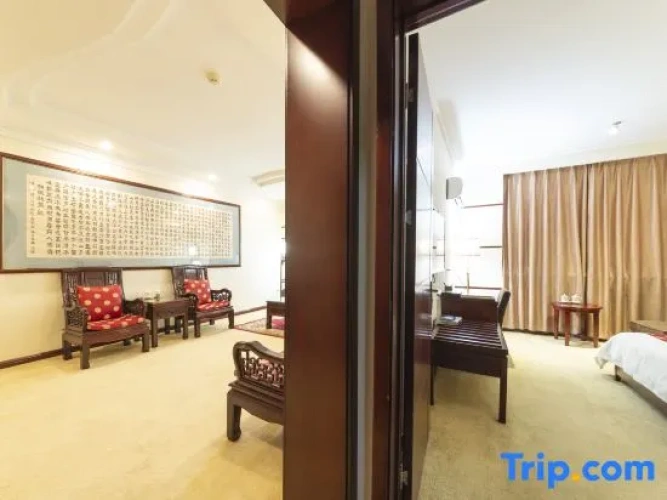 Deluxe Suite