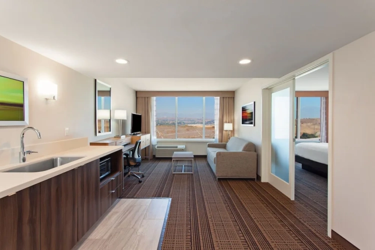 1 Bedroom Suite