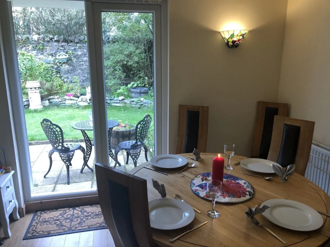 Homely Spacious Cottage in Central Location