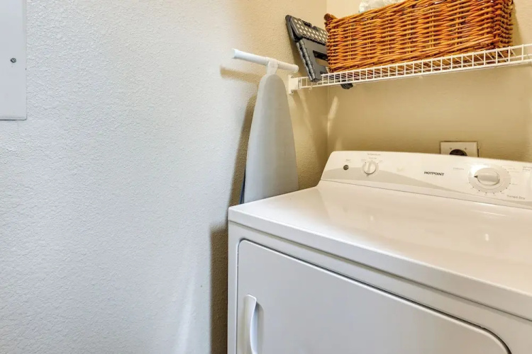 Walk to Papago Park: Central Phoenix Condo