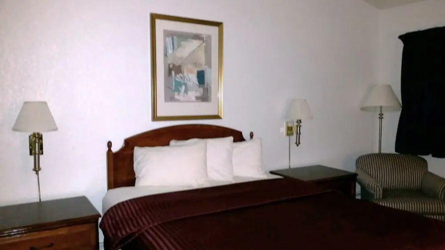 Americas Best Value Inn-Petoskey