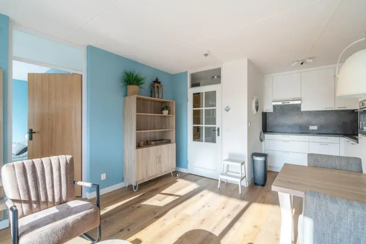 4-person Apartment With Island View