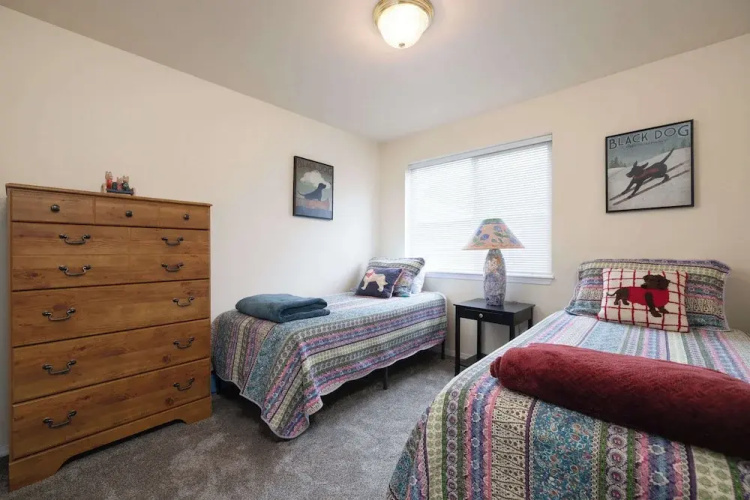 Rock Bluff Retreat - Home for 6!