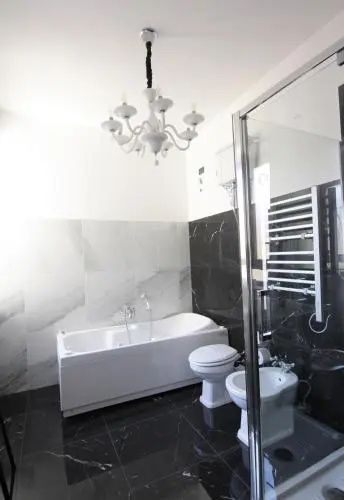 An Deluxe Suites