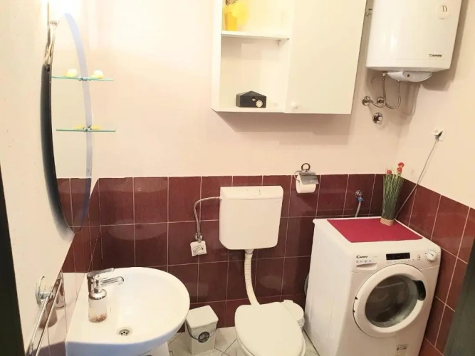 2 Bedrooms Apartment with balcony and with garden view