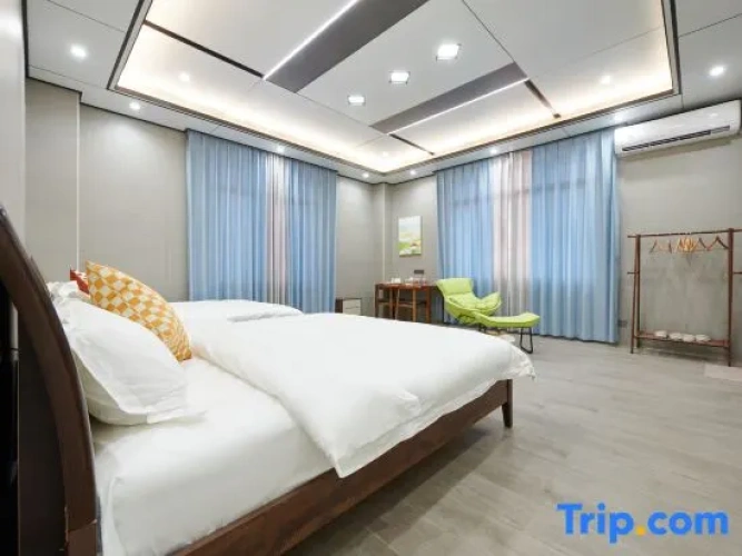 1 Bedroom Deluxe Suite