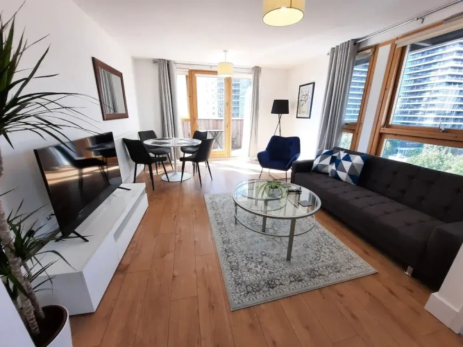 2 Bedrooms Comfort Apartment with balcony and with city view
