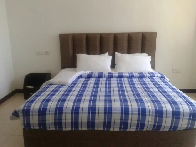 3 Bedrooms Apartment