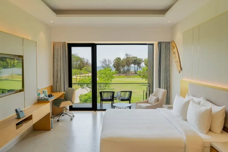 Standard room with bay view