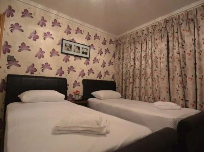 Hyde Park Suites - Apartments