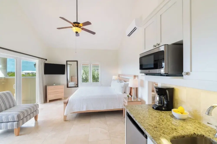 2 Bedrooms Luxury Penthouse room with balcony