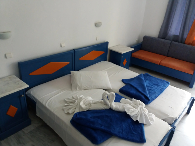 Leonidas Studios & Apartments