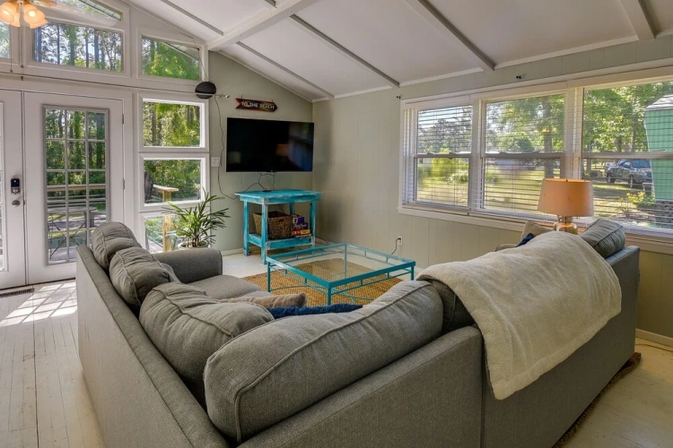 2 Bedrooms Cottage