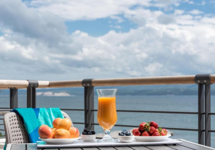 Standard Double room with balcony and with partial sea view