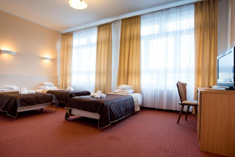 Standard Triple room
