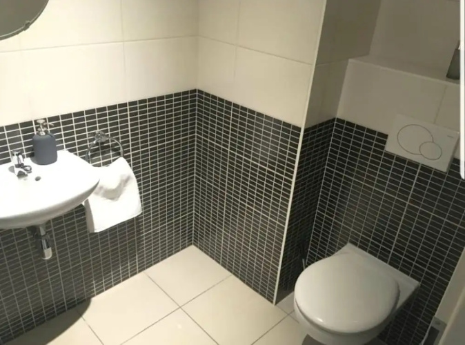 Large Modern Flat 100m2 in City Center - Parking