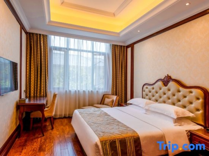 3 Bedrooms Villa