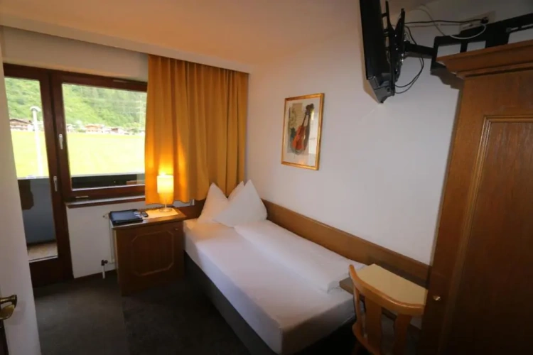 Standard Single room with balcony
