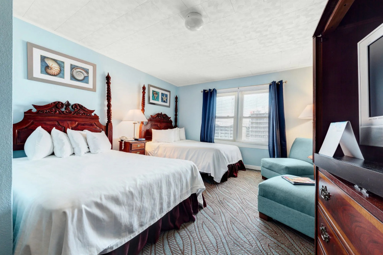 Beach Plaza Hotel