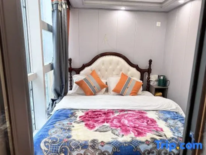 Standard Double room with river view