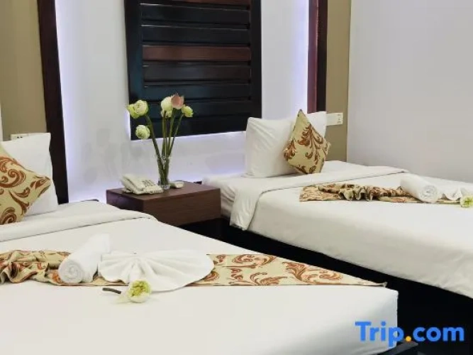 1 Bedroom Standard Twin room with balcony and with pool view