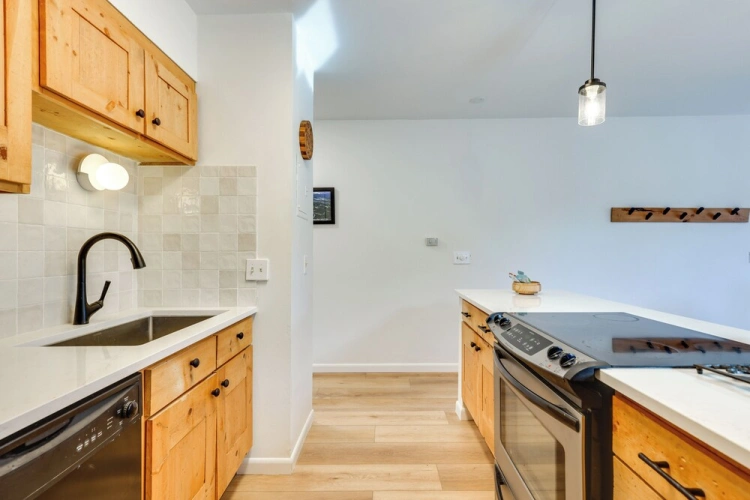 2 Bedrooms Apartment
