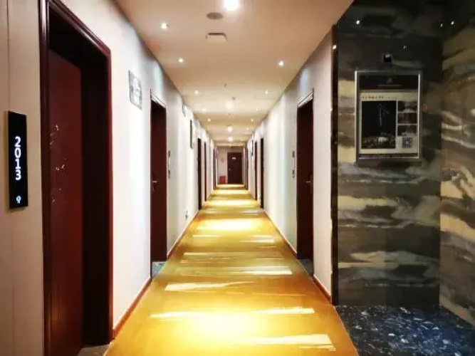 Carlton Hotel